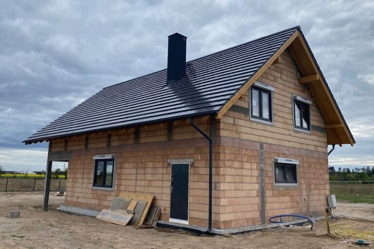 Co należy wiedzieć o kosztach budowy dachu dwuspadowego?