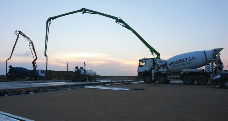 Ile płacimy za jeden kubik betonu? Sprawdź aktualne ceny i porady!