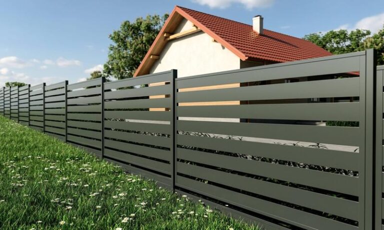 Jakie są realne koszty budowy ogrodzenia panelowego? Przewodnik dla każdego inwestora