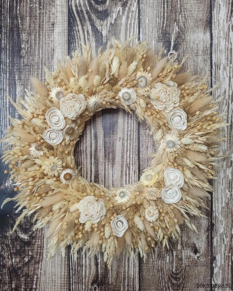 Inspiracje DIY wianek ze styropianu