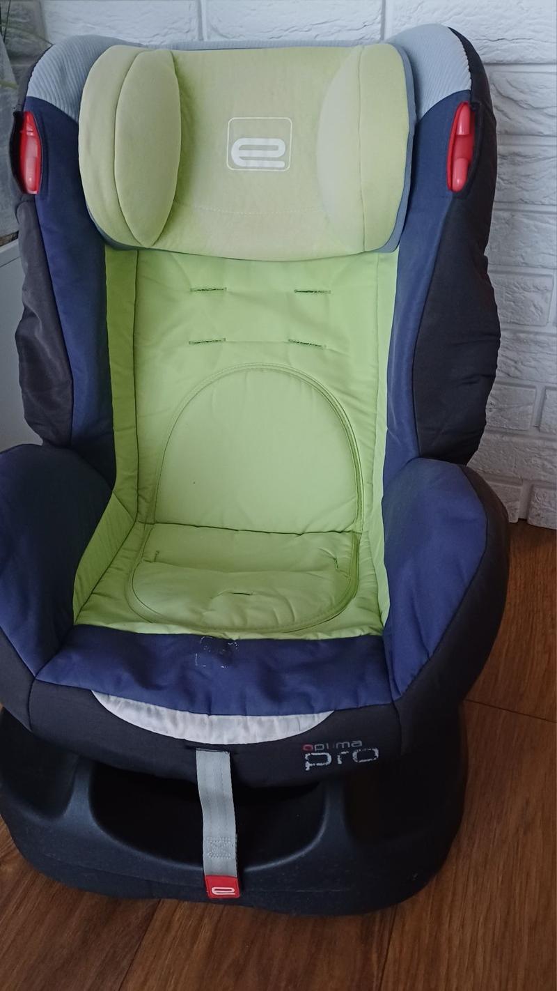 Jak zamontować fotelik samochodowy