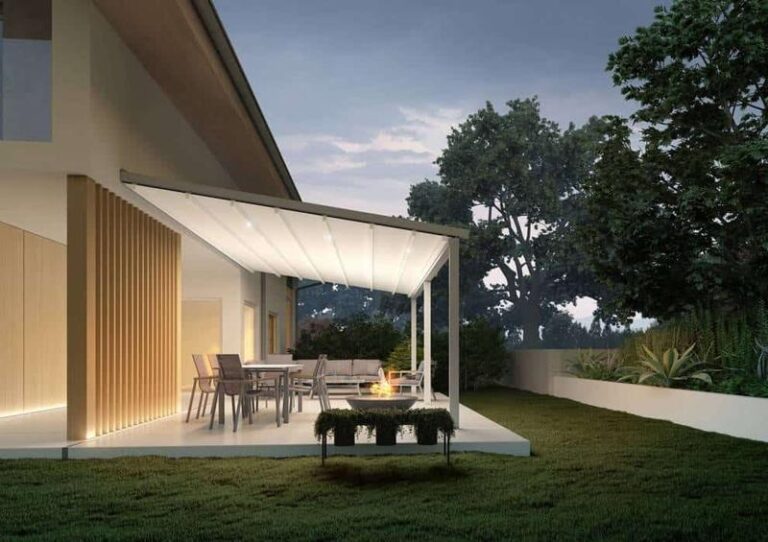 Jak zaprojektować funkcjonalne zadaszenie przy domu, które ożywi przestrzeń?