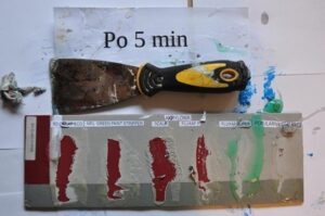 Skuteczne metody na usunięcie farby z futryny metalowej