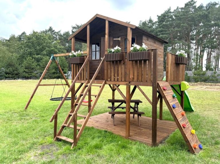 Stwórz swoje marzenie: Jak zbudować mały drewniany domek krok po kroku