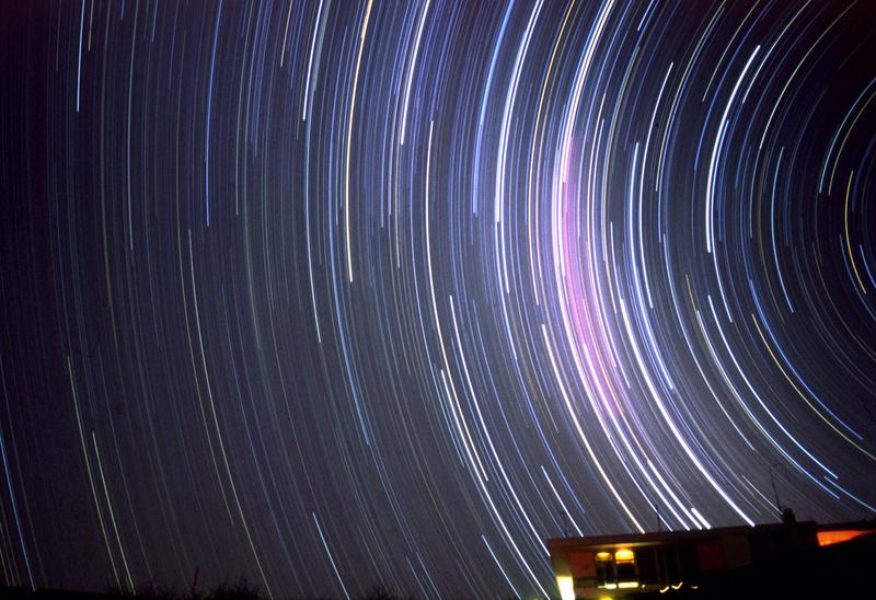 Odkryj magię swirling – jakie farby wybrać do swojego dzieła?