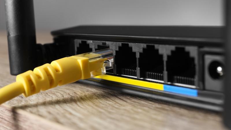 Zasada działania światłowodu i transport światła