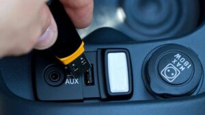 Praktyczny przewodnik: jak zamontować USB do radia samochodowego krok po kroku